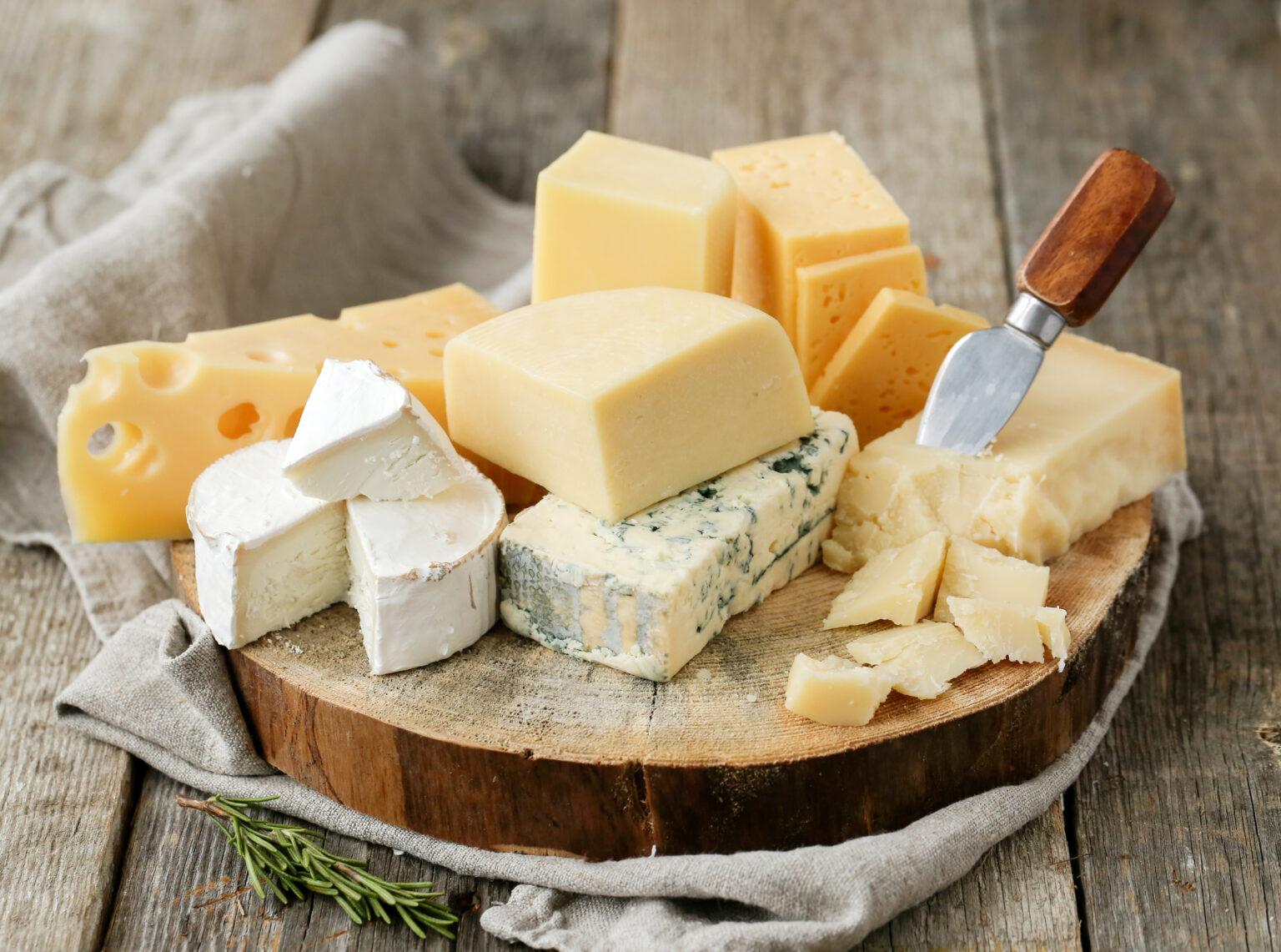 Włoskie sery – TOP 4 dla smakoszy – Parmezanik
